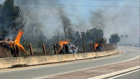 Feux de forêt : un camping de Fréjus évacué pour un incendie, le Var toujours placé en vigilance rouge
