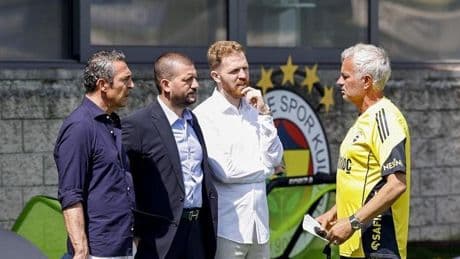 Fenerbahçe'de Başkan Ali Koç ve Sportif Direktör Devin Özek, antrenmanı yerinden takip etti