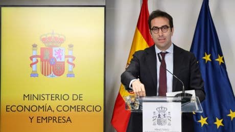Economía encargará al CIS y al INE encuestas para medir el avance de la inclusión financiera