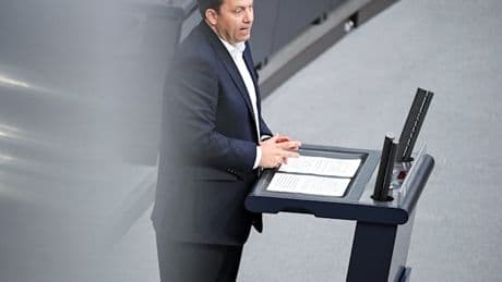 Bundestag sagt Richterwahl ab ++ AfD jubelt ++ Klingbeil warnt, das Land könne „kaputt“ gehen