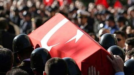 Mersin'de bir baba ocağına ateş düştü: Polis memuru silah kazası sonucu şehit oldu