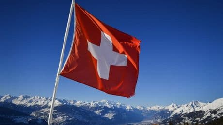 Bientôt le retour d'intérêt des taux négatifs? En Suisse, la banque centrale abaisse son taux directeur à 0%