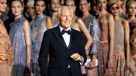 Armani deja instrucciones en su testamento para vender el 15% de la firma a LVMH, L’Oréal o EssilorLuxottica