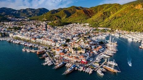 British tourists 'jump on children' to protect them as earthquake hits Turkey