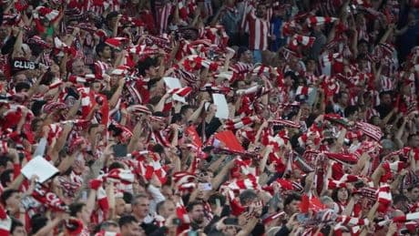El viaje de los 3.766 athleticzales en busca del milagro de Manchester