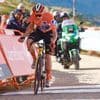 Triomferende Vingegaard grijpt dag- en eerste eindzege in Vuelta, die opnieuw ontsierd werd door protesten