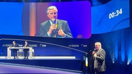 «Nous sommes à un moment de vérité»: Michel Barnier presse les droites européennes d’assumer une ambition de puissance mondiale