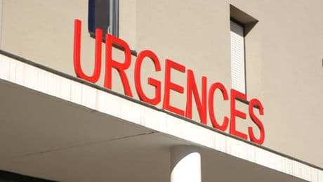 "J'étais dans une mare de sang": un couple dénonce un problème de régulation médicale dans les Alpes-de-Haute-Provence, des investigations en cours