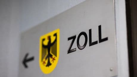 Zoll: Zollbeamte erwischen Bargeldschmuggler