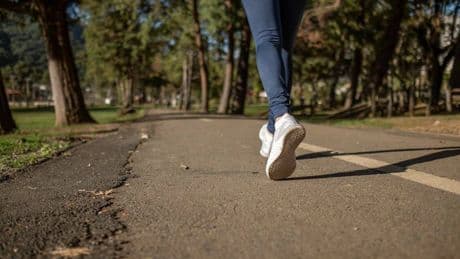 Un estudio revela que caminar todos los días añade años de vida si se hace de esta manera