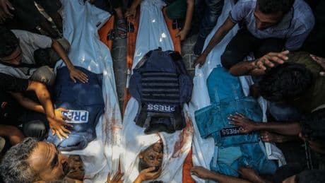 Quiénes eran los 5 periodistas muertos en el ataque de Israel contra el hospital Nasser de Gaza