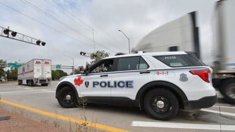 Police looking for suspects in $220,000 meat heist in Windsor, Ont.