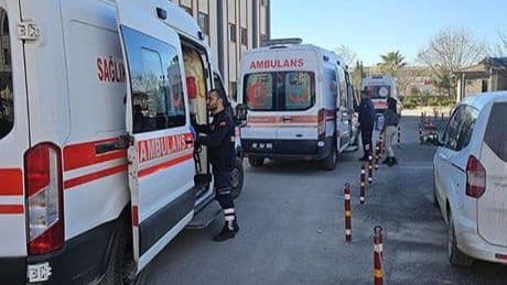 İhbara giden polis ekibi kaza yaptı: 5 yaralı