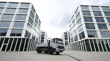Nutzfahrzeughersteller: Zukunftstarifvertrag bei Daimler Truck unterschrieben