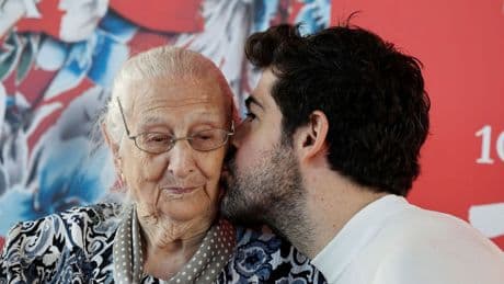 Últimas horas para ver en Netflix el emotivo documental de Miguel Ángel Muñoz: ganó la Medalla de la Solidaridad