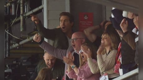 "Deadpool"- Star Ryan Reynolds: Er bejubelt dritten Aufstieg des AFC Wrexham