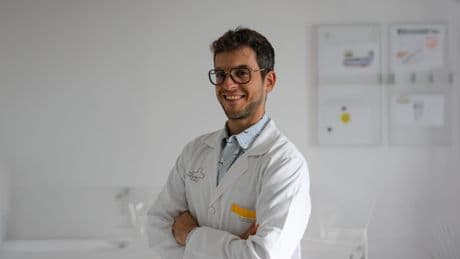 Jose Manuel Felices, médico, sobre el aire acondicionado: “El chorro de aire frío hace que los vasos sanguíneos se contraigan, llegue menos sangre a los músculos y como consecuencia se tensen”