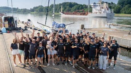 Na ijzingwekkende botsing in Ocean Race winnen Rosalin Kuiper en co race tegen de klok: ’Deze week was een bizarre rollercoaster’