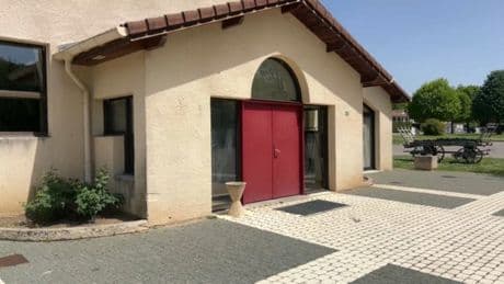 "Ça fait mal": Châtonnay sous le choc après le meurtre suivi d'un suicide lors d'un cours de yoga