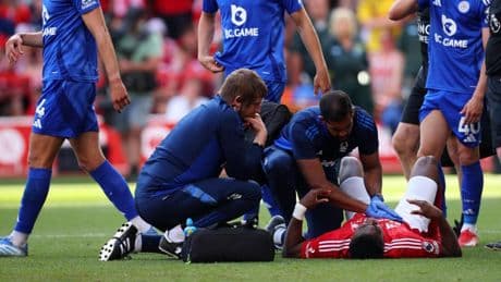 Más problemas en el Nottingham: ¡Awoniyi, operado de urgencia!