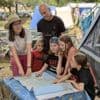 Ils sont hors-la-loi, mais assument : leurs enfants n’iront pas à l’école lundi