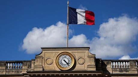 Opinion: Britain risks falling into a debt doom loop