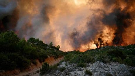 L’incendie dans l’Aude « pourrait être le plus grand feu enregistré en France depuis cinquante ans »