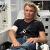 Hans Klok gewond nadat hij sabel 'dwars door arm' krijgt tijdens show