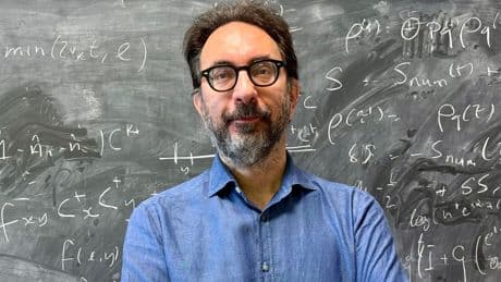 Fisica quantistica, terzo finanziamento Erc per Pasquale Calabrese: chi è il ricercatore dei record
