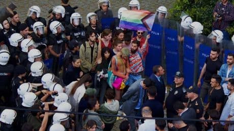 ‘Aile yılı’ politikaları LGBTİ’lere dönük söylemlerle birleşiyor | ‘İktidar artan hoşnutsuzluğa karşı hedef şaşırtıyor’