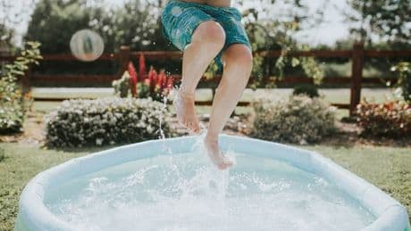 Stark warning issued to parents over the safety of paddling pools as mini-heatwave hits UK
