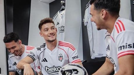 Beşiktaş yeni sezon formalarını tanıttı!