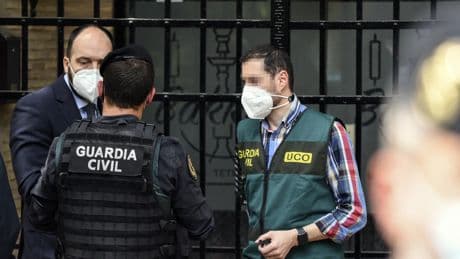 Cuánto cobran los agentes de la UCO: más que un guardia civil, pero menos que los Mossos