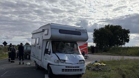 Unfälle: Radfahrer kollidiert mit Wohnmobil und stirbt