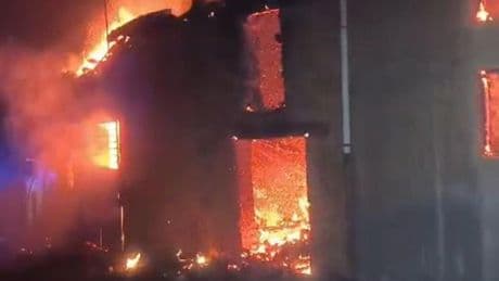 Así ha devorado el fuego las casas de una pequeña aldea de León