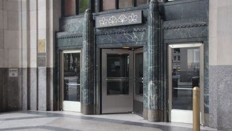New York: Veganes Spitzenrestaurant serviert wieder Fleisch