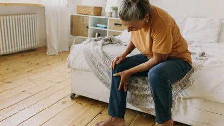 ¿Qué es el síndrome fleboartrósico? Así es el trastorno que afecta más a las mujeres en menopausia