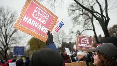 Trump congela 2.200 milones de dólares en subvenciones a la Universidad de Harvard