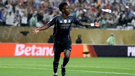 Real Madrid'in yıldızı Vinicius Junior'a dudak uçuklatan teklif: Tarihe geçebilir!