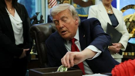 USA unter Trump: Trumps Meme-Coin wirbt mit Präsidenten-Dinner – und steigt um 60 Prozent