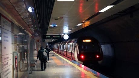 İstanbul metrosunda bir intihar daha: Genç kadının sağlık durumu belirsiz
