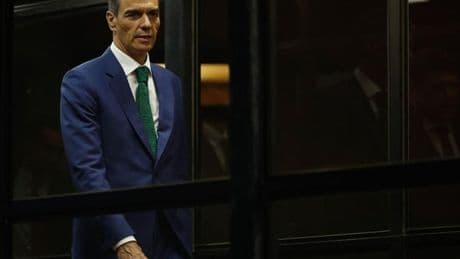 La economía salva el examen
