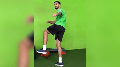 Nach spektakulärer Szene - Kurioser Po-Jubel von verletztem DFB-Star