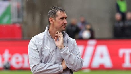 Eine Woche vorm Ligastart - Klose hat noch viele Großbaustellen