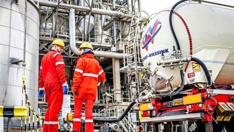 Kabinet noemt vlucht zware industrie uit Nederland ’niet realistisch’ en stelt miljoenen beschikbaar
