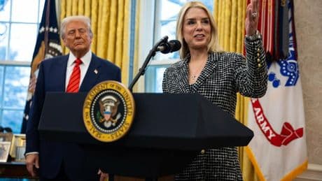 Epstein-Skandal: Trump wurde laut Medienberichten über eigenen Namen in Epstein-Akten informiert