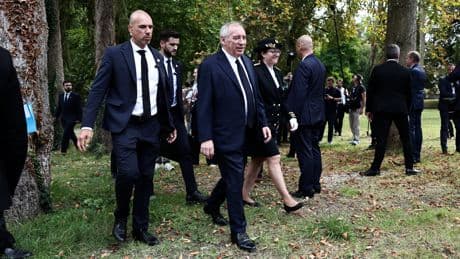 Francia se asoma de nuevo a la incertidumbre tras el anuncio de Bayrou de someterse a un voto de confianza