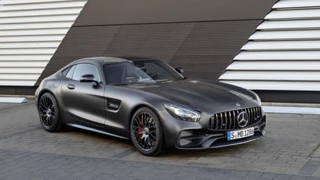 Lleva su Mercedes AMG GT al taller por varios problemas en los sensores y se arreglan de la forma más extraña posible