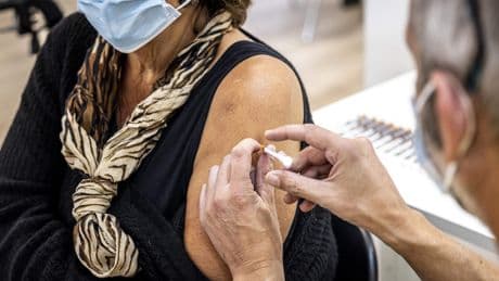 Pfizer en BioNTech schikken zaak met CureVac over coronavaccin
