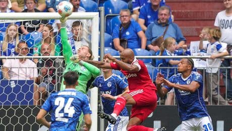 Start-Alarm auf Schalke - Karius plötzlich in der Schießbude